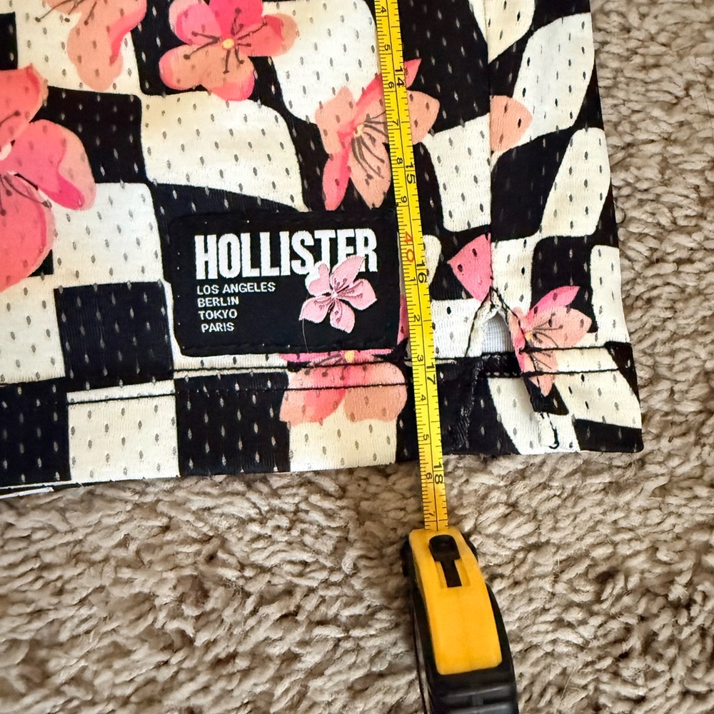 Hollister Men's Checkered Shorts with Pink Floral Accents - Picture 3 of 5